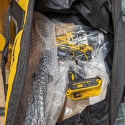DeWalt Power Detected Hammer Drill, Charger and Contractor Bag Pick Up Walnut Creek Pinole 