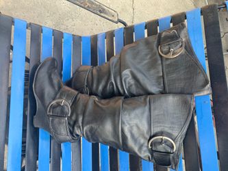 Black 71/2 boot