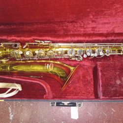 SELMER TENOR SAXAPHONE WITH CASE