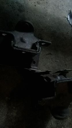 Chevy truck motor mounts