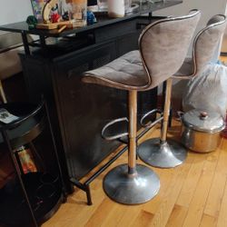 bar stand two chairs free glasses 