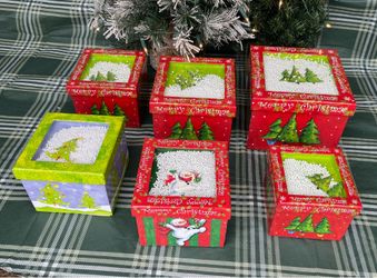 New (6) Festive Christmas Themed Shaker Gift Boxes with foam Snow