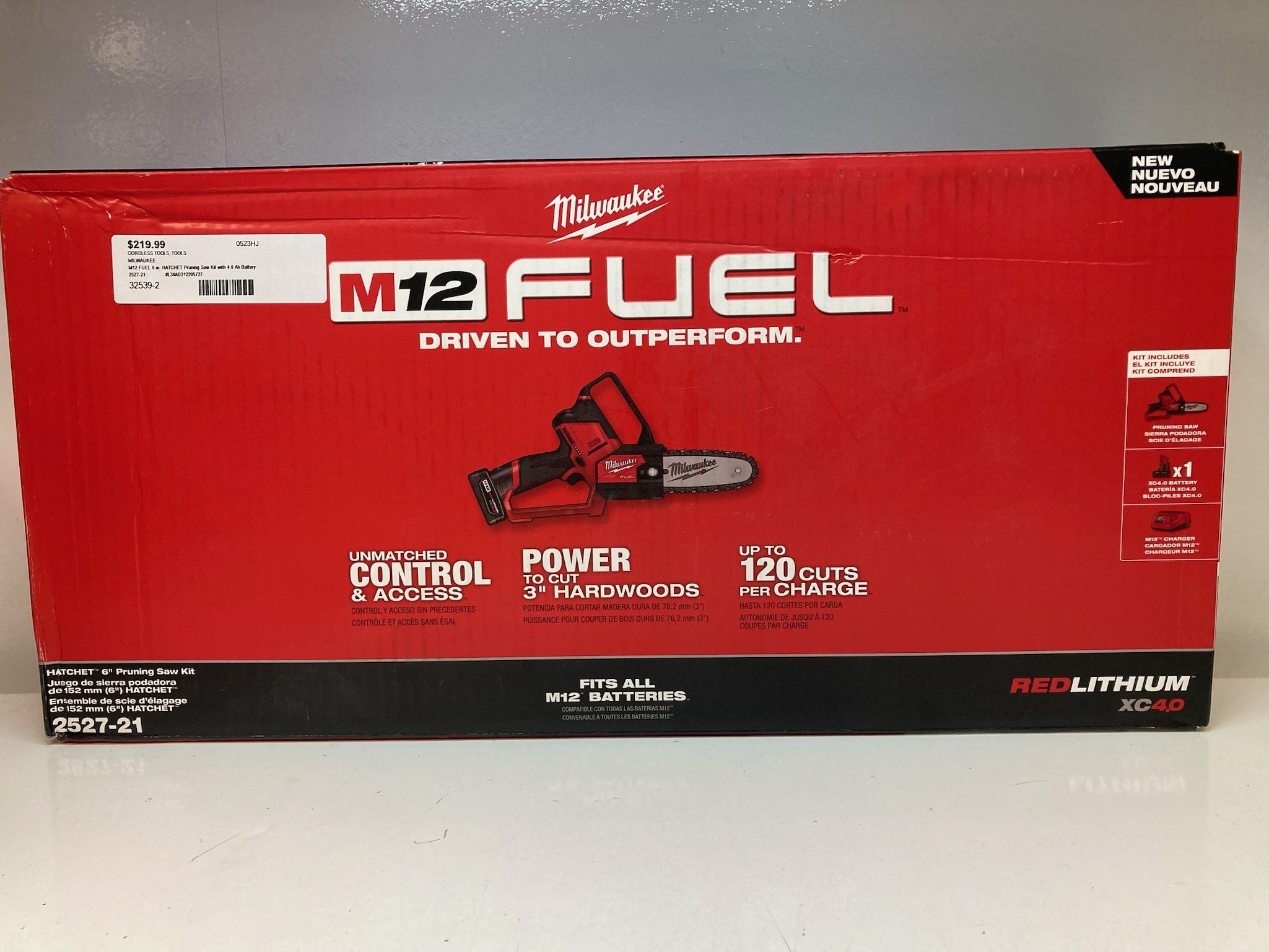 MILWAUKEE 2527-21 M12 FUEL 6” HATCHET Pruning Saw Kit with 4.0 Ah Battery and Charger