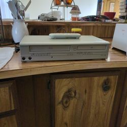 VCR / DVD Player