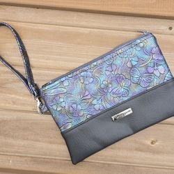Wristlet