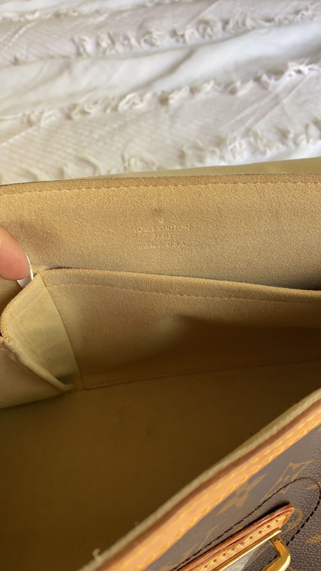 Louis Vuitton Babylone Shoulder Bag w/ Entrupy Certificate for Sale in  Irvine, CA - OfferUp