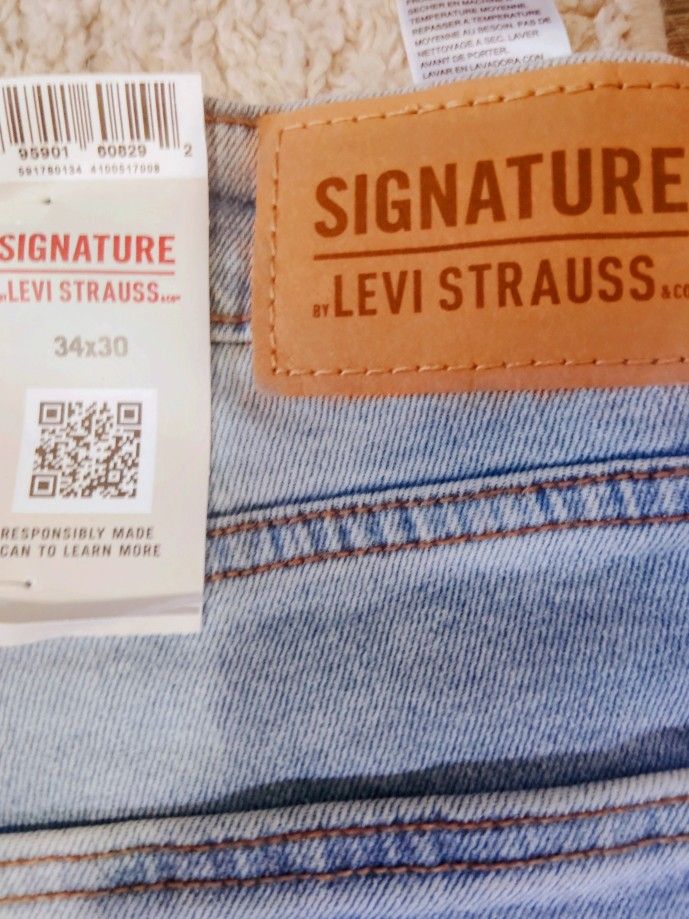 Levi's Slim With Regular Leg Size 34/30"