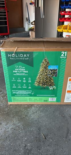 Holiday Living 7.5 Ft Tree