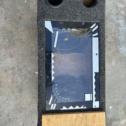 Speakers Subwoofer 10in Kickers With Box And Vizo Sound Bar 