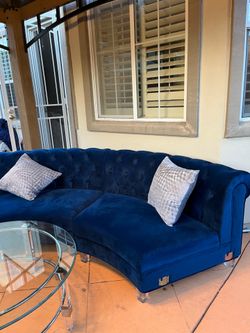 5 piece Blue Velvet Couch set w table