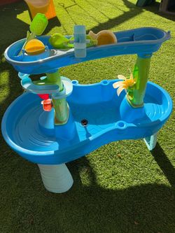 Toddler water table - FREE