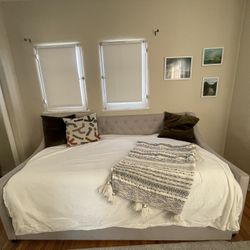 Twin Trundle Bed, 2 Mattress’s Included 