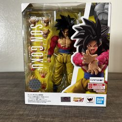 S.H. Figuarts SSJ4 Son Goku