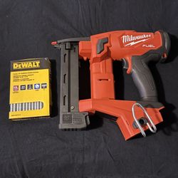 Milwaukee M18  18ga 1/4 Narrow Crown Stapler 
