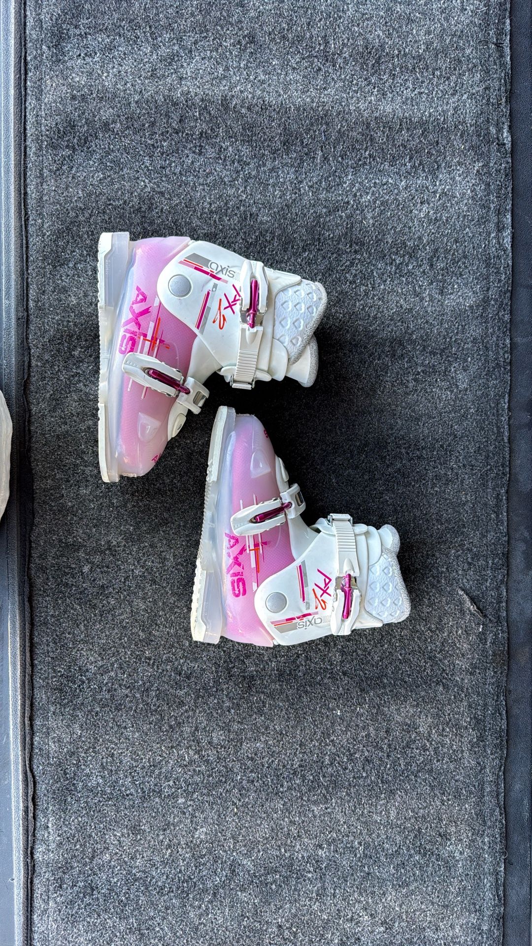 Axis Kids Ski Boots Size 1