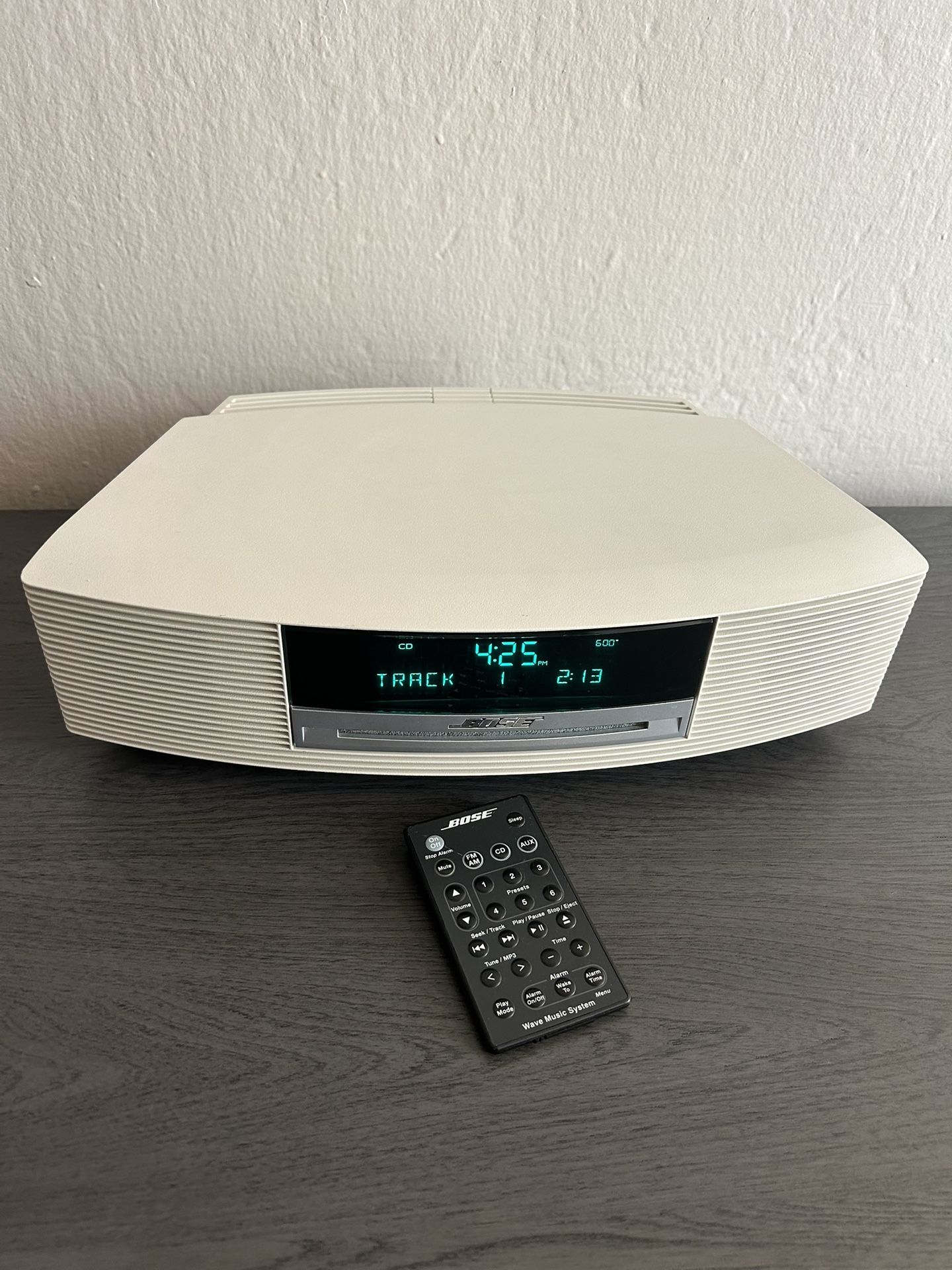 Bose AWRCC2 Wave System AM/FM Radio, CD Player, Alarm Clock, Aux Remote *Working