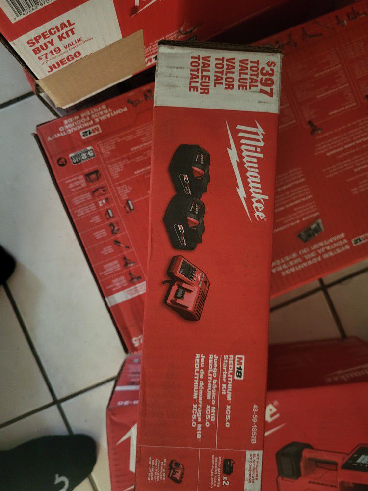 Milwaukee M18 BATTERY charger Combo 