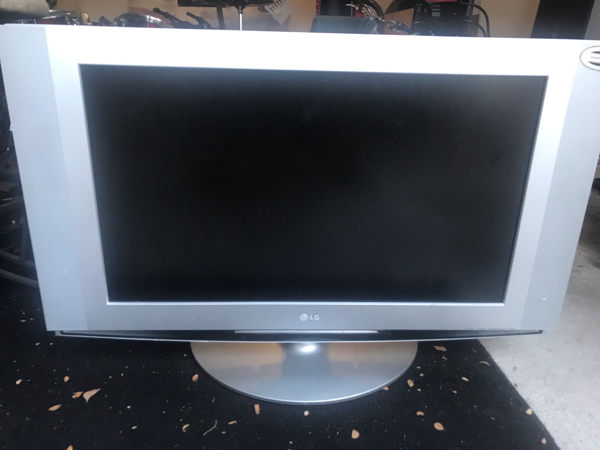 32 inch LG TV