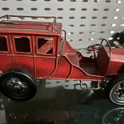 Vintage Deco Automobile 