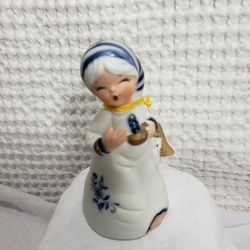 1980, Royal Majestic figural bell. Hand crafted in Taiwan ( On Vacation)
