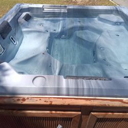 5 Person Hot Tub