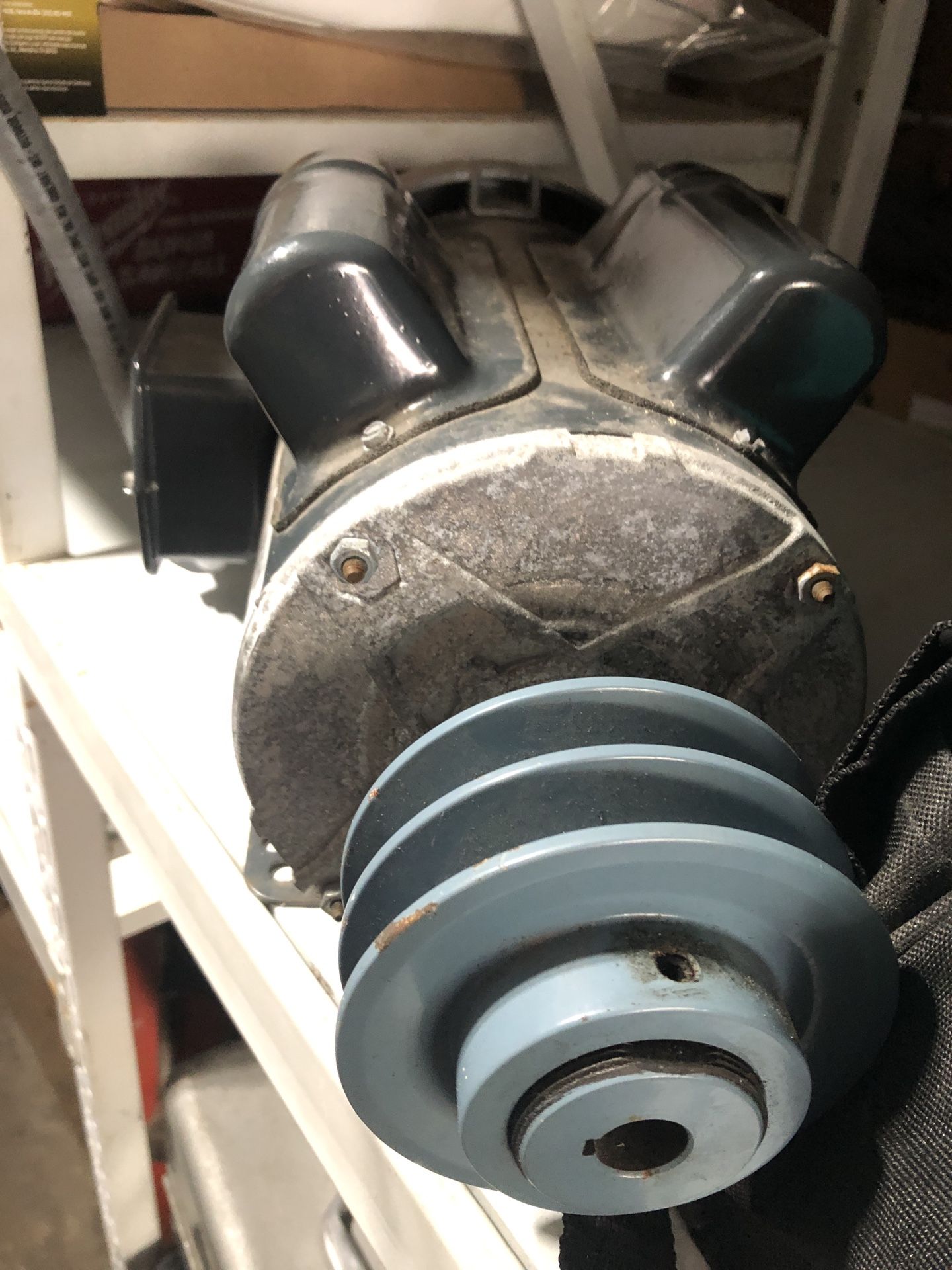 Motor with double pulley