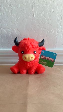 Viral Red Highland Cow Squeezy Squishy Toy 🐮 BRAND NEW W/ TAGS