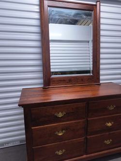 Woodley dresser stunning condition