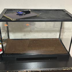 Used Reptile Tank (Cleaned)