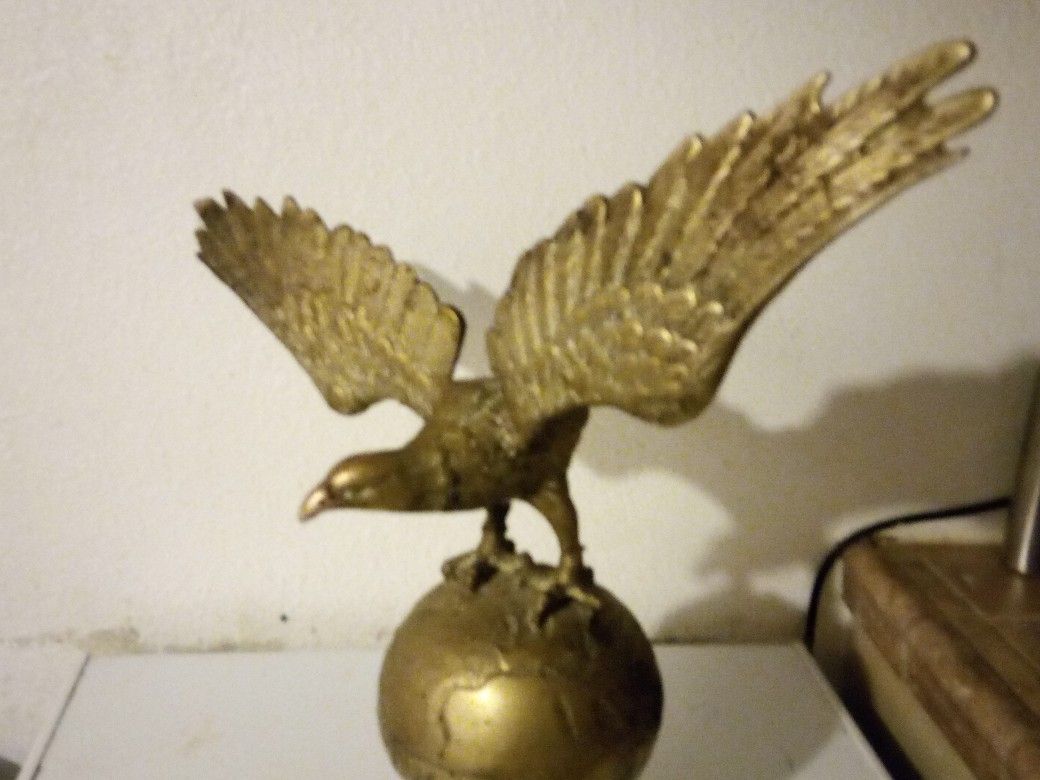 Egal Statue