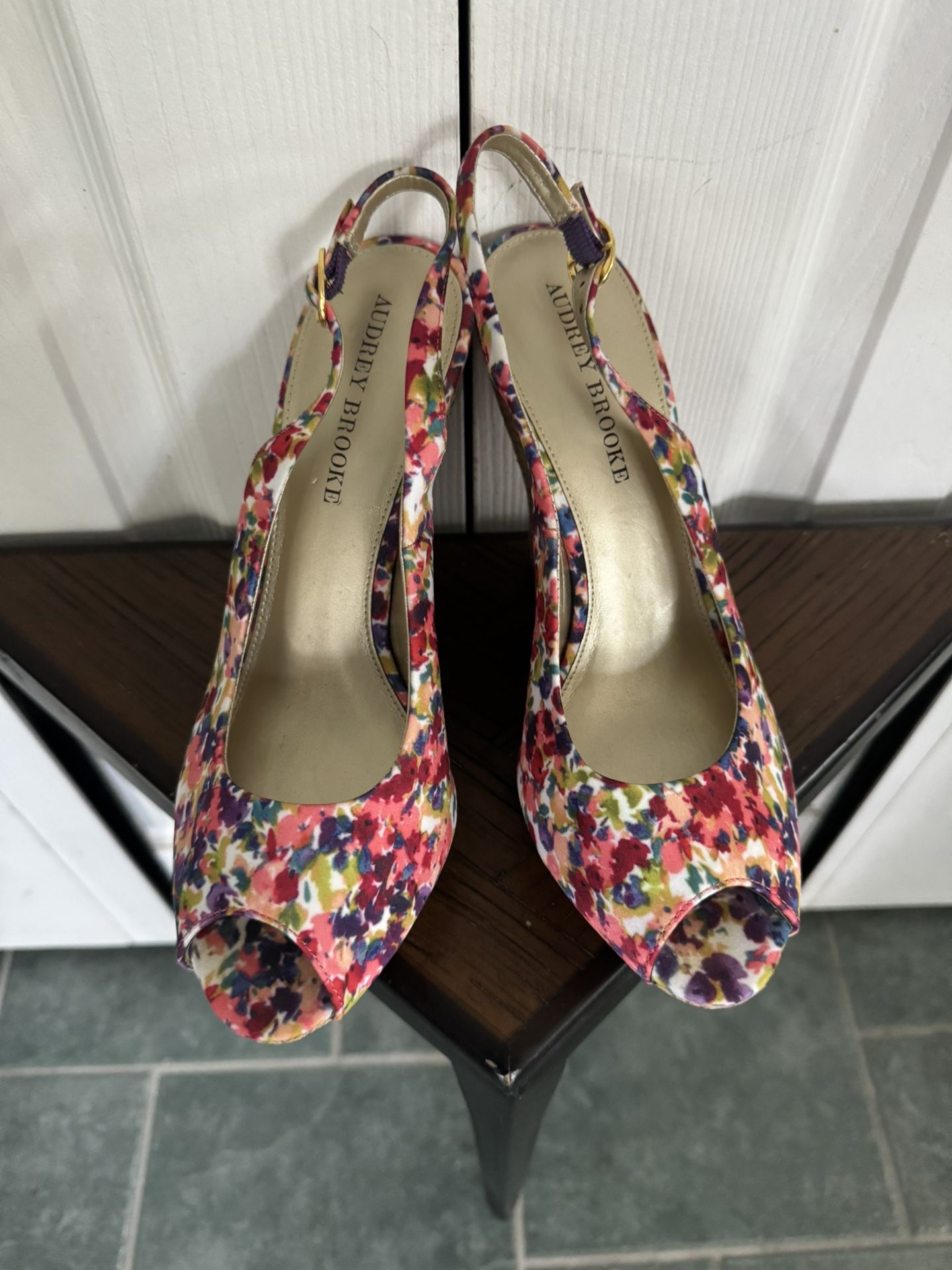 WEDGES: Floral, Audrey Brooke, 8.5