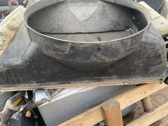 2001 Dodge Ram 5.2 Radiator With Shroud Parts