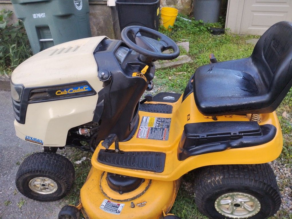 Cub cadet Ride On Mower