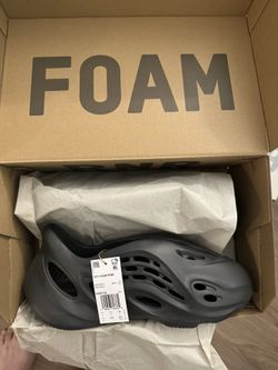 Yeezy Foam RNR HP8739 Size11
