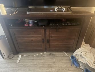 Tv stand
