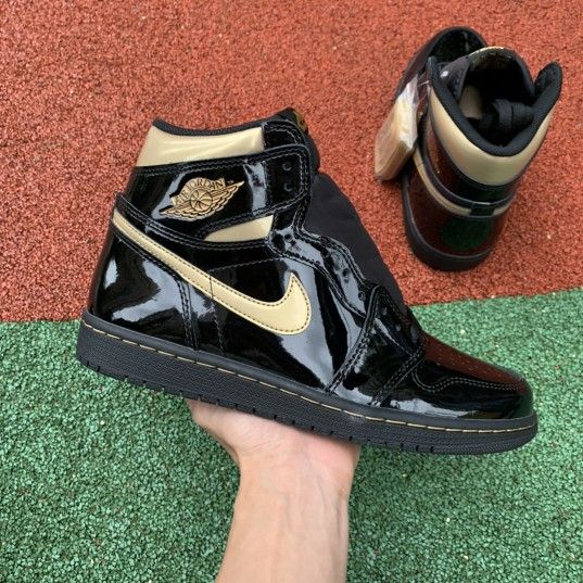 Air Jordan 1 AJ1 “BlackMetallic Gold”