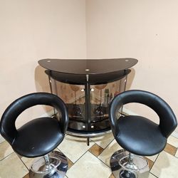BAR GLASS 52" WIDE X 42" TALL WITH STOOLS SET,FOR SALE ALL TOGETHER CURVE BAR,LEATHER ADJUSTABLE STOOLS NICE AND CLEAN LUXURY DESIGN IF SOMEBODY INTER