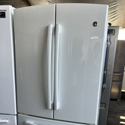 Ge White 33’ Refrigerator 22.7Cu.Ft