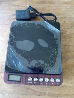 AMTOK PORTABLE CD PLAYER 1000mAh RECHARGEABLE CD PLAYER WITH DUAL HEADPHONES JACK SHOCKPROOF/ ANTI-SKIP WALKMAN MUSIC DISC PLAYER