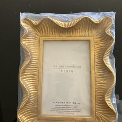 Aerin X William Sonoma Gold Scalloped Gallery Picture Frame