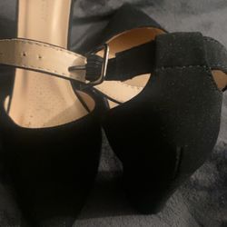 Size 9. Black Heels (women)