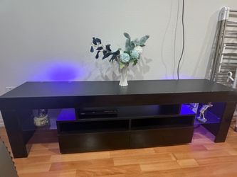 Black tv table