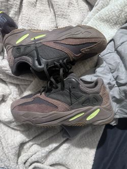 Yeezy Mauve 500