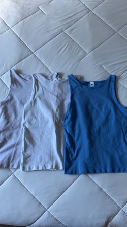 3 Basic Fitted Tops – Bundle 💙🤍