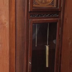 Grandfather Clock TAKING OFFERS ( SERIOUS BUYERS AND FAIR OFFER PL EASE)