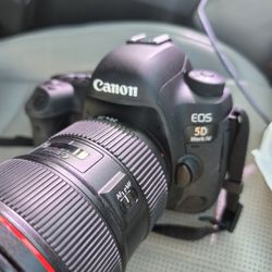 Canon Mark 5D iv