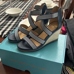 Crown and ivy shoes size 7