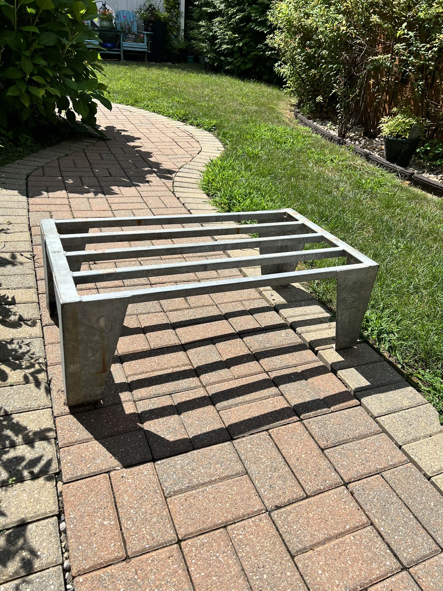 Galvanized steel rack table