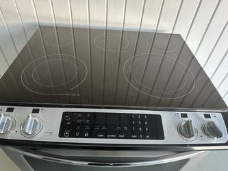 Frigidaire slid in convection range