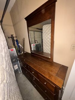 Wood Dresser With Mirror 
